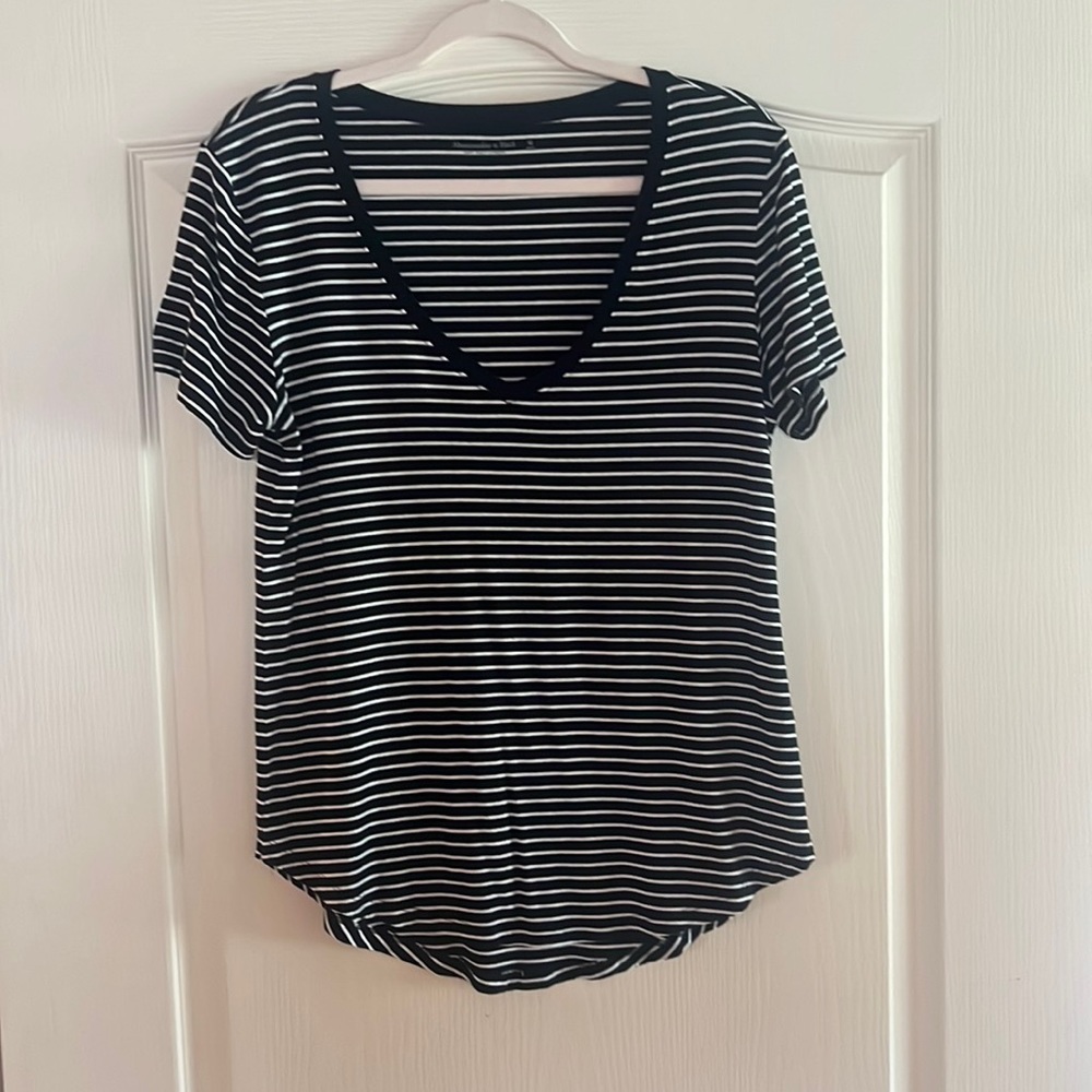 Abercrombie & Fitch Tee